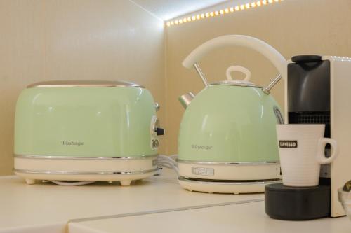 Kemudahan buat kopi dan teh di Euphoria Cretan Living- Live the Cretan Hospitality