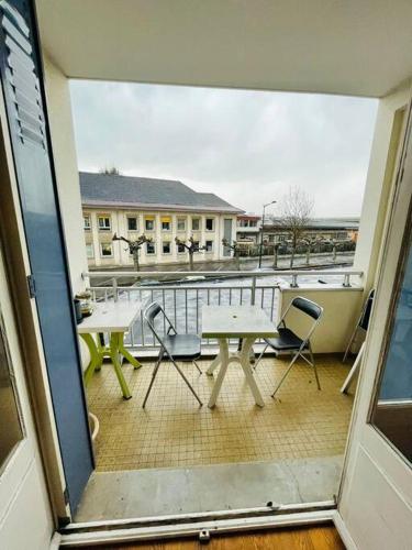 Appartement avec balcon proche centre-gare-lac