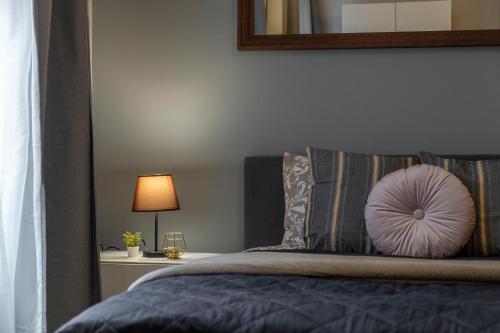 Spacious & Cozy Downtown Apartment with Balcony 1066 Budapest, 7 Lovag utca kép - 3