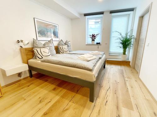 a bedroom with a bed in a room at Haus Wehlen in Stadt Wehlen