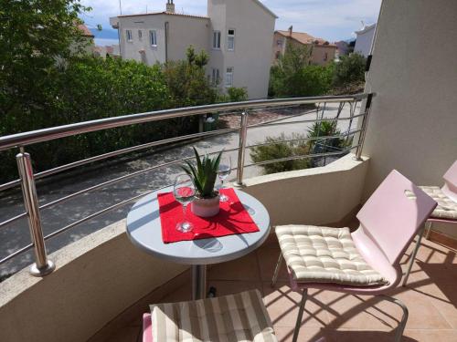 Μπαλκόνι ή βεράντα στο Apartment Bella with free parking