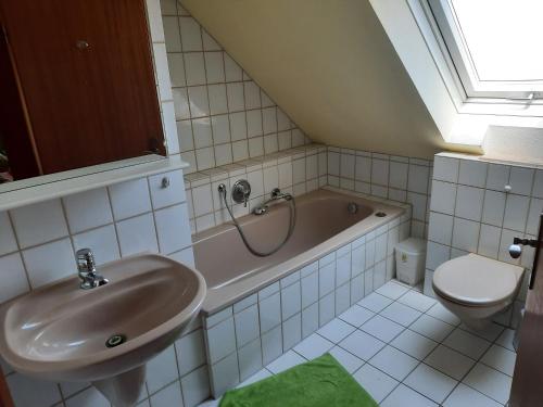 Koupelna v ubytování Monteursunterkunft Nidderau (20 km Hanau, 30 km Frankfurt)