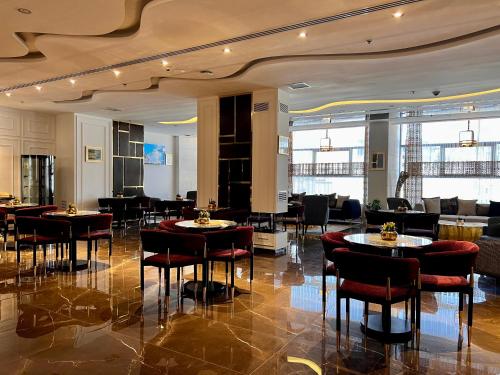 Reggenza Hotel Downtown Ramallah tesisinde bir restoran veya yemek mekanı