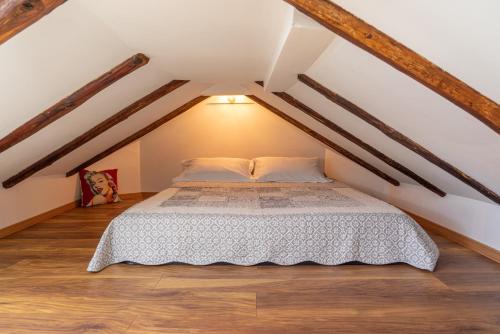 Cool attic apt w gallery in the heart of Split