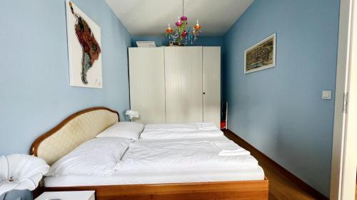 Cozy Retreat with Large Balcony near Schönbrunn