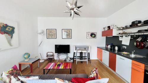 Cozy Retreat with Large Balcony near Schönbrunn