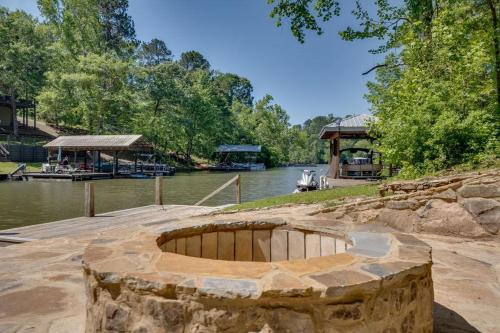 Lakeside Lodge on Lake Martin