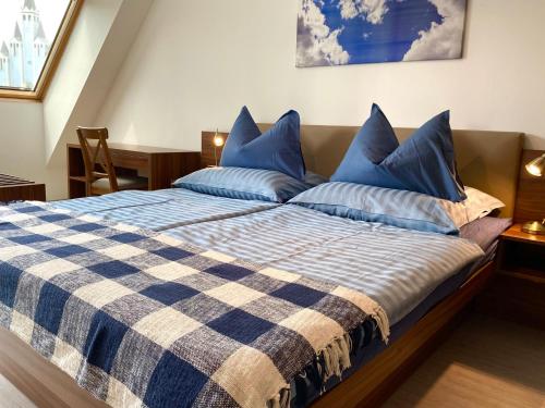 Posteľ alebo postele v izbe v ubytovaní Iris Appartement in Hévíz mit Tiefgarage und Panoramaaussicht