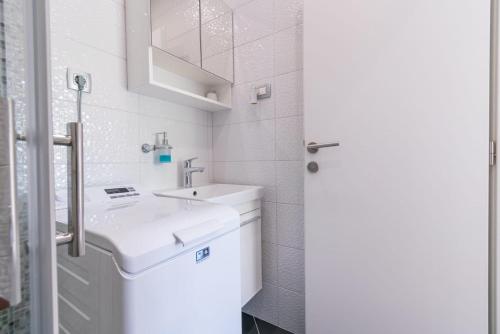 Bilik mandi di Apartman Mimi
