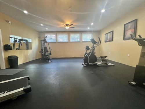 Fitness centrum a/nebo fitness zařízení v ubytování The Stone Gate Resort