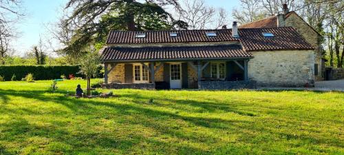 Villa de 3 chambres avec piscine privee jardin amenage et wifi a Limeyrat