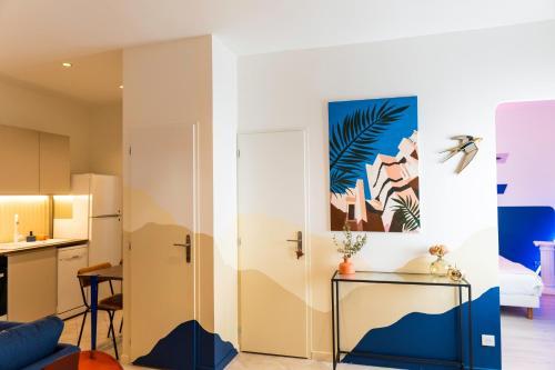 Kuchyňa alebo kuchynka v ubytovaní Roma Reva: design et home cinema