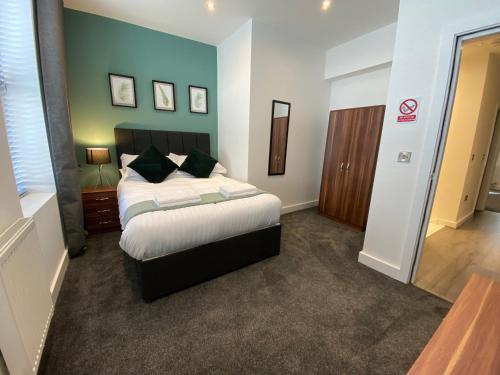 Modern 3 bedroom apartment close to the city centre photo 16