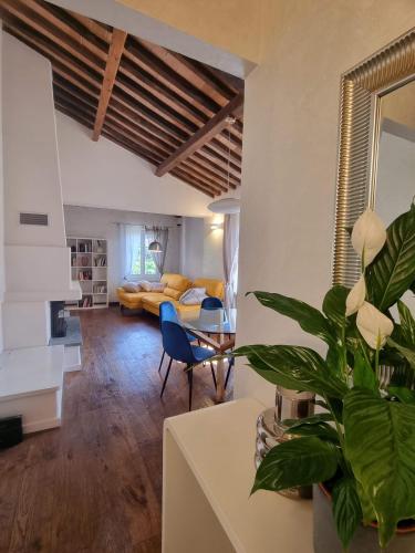 Χώρος καθιστικού στο La Duchessa bike friendly home