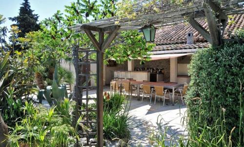 Photo de la galerie de l'établissement Holiday rental 7 bedrooms for 16 people in Languedoc Roussillon, à Argeliers