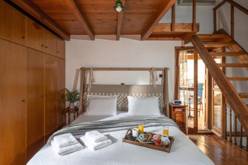 Postel nebo postele na pokoji v ubytování Revellino del Porto, Historic Residence
