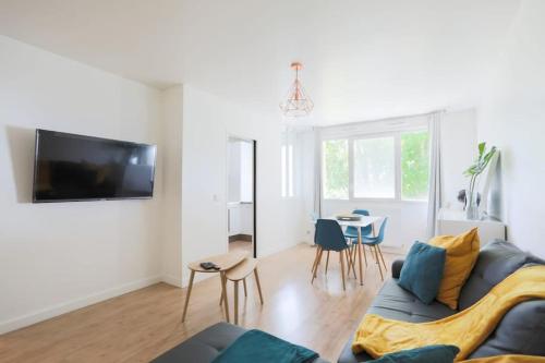 HolyHome Limeil - Appartement avec baignoire spa Balnéo