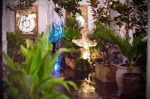 Jardín al aire libre en The Salisbury Business Class