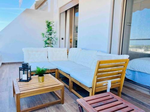 Ein Balkon oder eine Terrasse in der Unterkunft DreamParc - Vue sur Mer et Parc Securite 24H