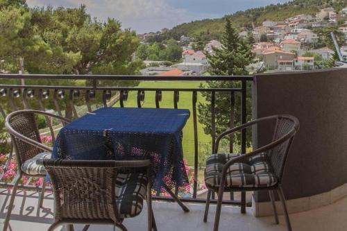 Apartments with WiFi Dugi Rat, Omis - 21251