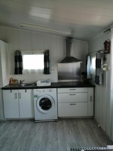 Kuchyň nebo kuchyňský kout v ubytování SOUS LE SOLEIL DE PROVENCE