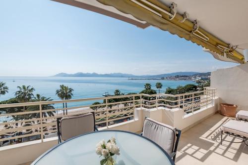 Buckingham & Lloyds - Cannes photo 27