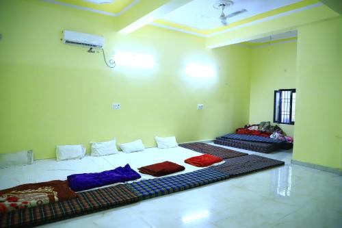 Shivraj Homestayにあるベッド
