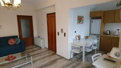 Sunny family apartment in Chania close to the sea