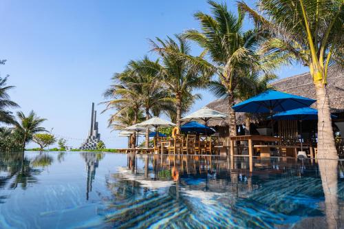Bazén v ubytování Stelia Beach Resort nebo v jeho okolí