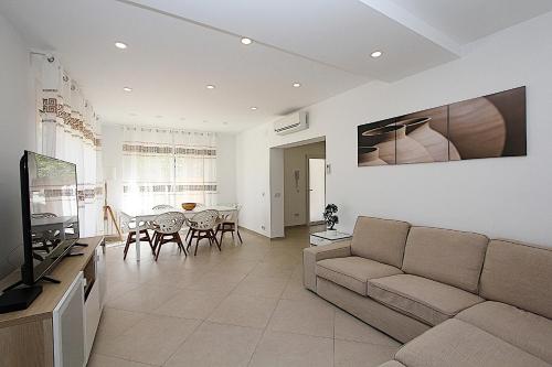 Villa Green House