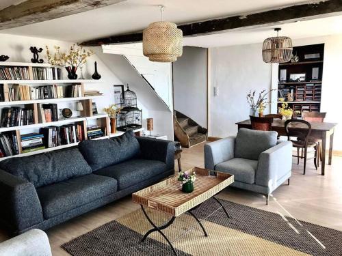 Grande et belle maison. Jardin. Lac des Sapins.