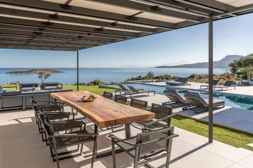 Searenity Villa - Balanced Harmony of Blues by etouri
