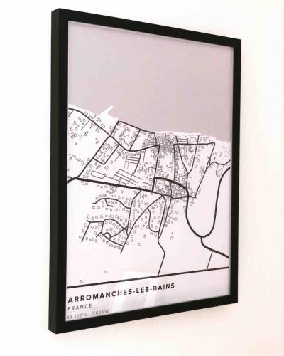 un dessin encadré des arrondissements las gains dans l'établissement Joffre splendid apartment near the beach, à Arromanches-les-Bains