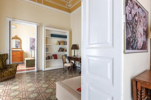 Catania City Center Historical Building Home photo 17