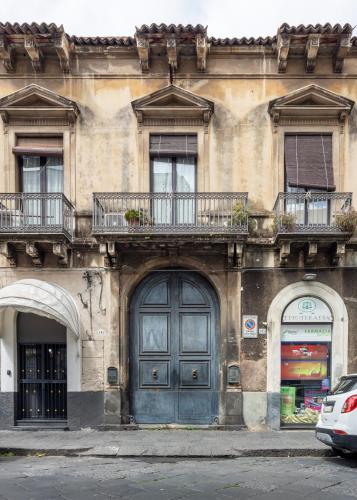 Catania City Center Historical Building Home photo 7