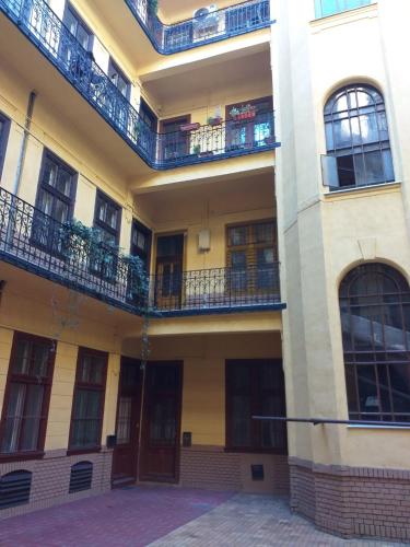 Sweet Home in the Center of the City, - it's only yours, 1 price for 3 1132 Budapest, 6 Kádár utca kép - 3