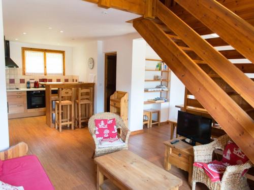 Appartement Briançon, 4 pièces, 8 personnes - FR-1-330C-12にあるシーティングエリア