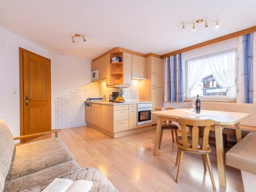 Kuchyňa alebo kuchynka v ubytovaní Apartment Apart Romantica-2 by Interhome