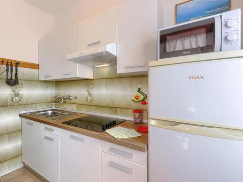 Apartment Elvi by Interhome