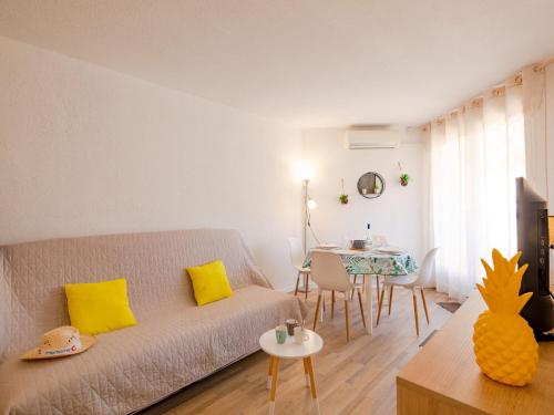 Apartment Régina-13 by Interhome