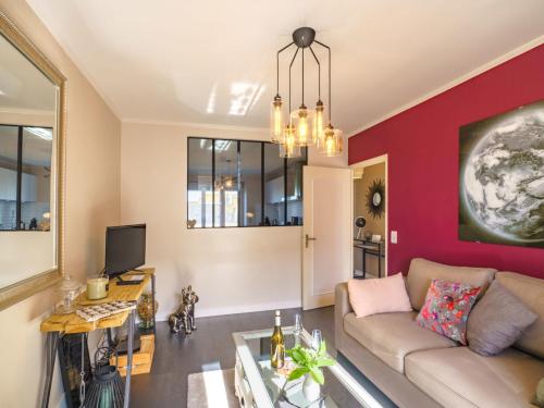 Μια τηλεόραση ή/και κέντρο ψυχαγωγίας στο Apartment Ty Ael by Interhome