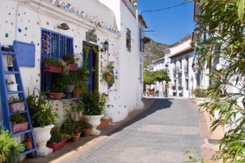 3 Bedroom Semi Detached Villa with Stunning Views!