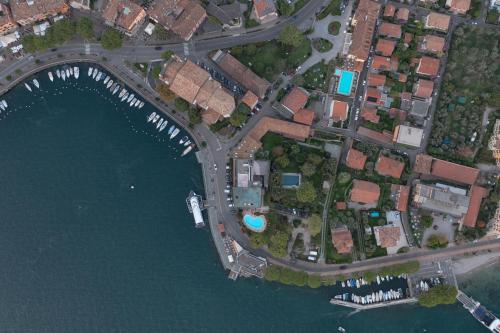 Gallery image of Hotel Milano in Toscolano Maderno