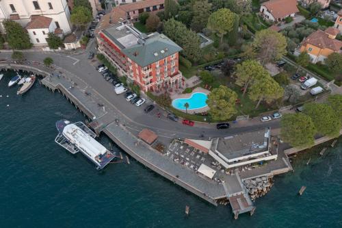 Gallery image of Hotel Milano in Toscolano Maderno