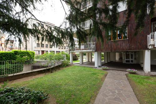 GuestHost - APT con terrazzo a Milano- Greco Pirelli!