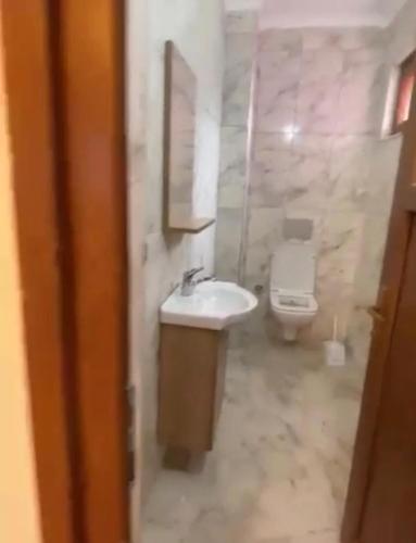 Koupelna v ubytování Karabak Villa