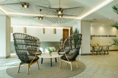 Гостиная зона в Ilunion Fuengirola