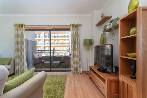 Privilege Apartment Santana with Rooftop Pool, Village Marina - Olhão