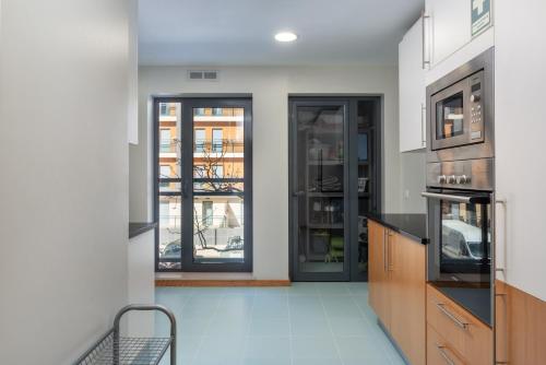Privilege Apartment Santana with Rooftop Pool, Village Marina - Olhão