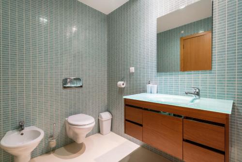 Privilege Apartment Santana with Rooftop Pool, Village Marina - Olhão